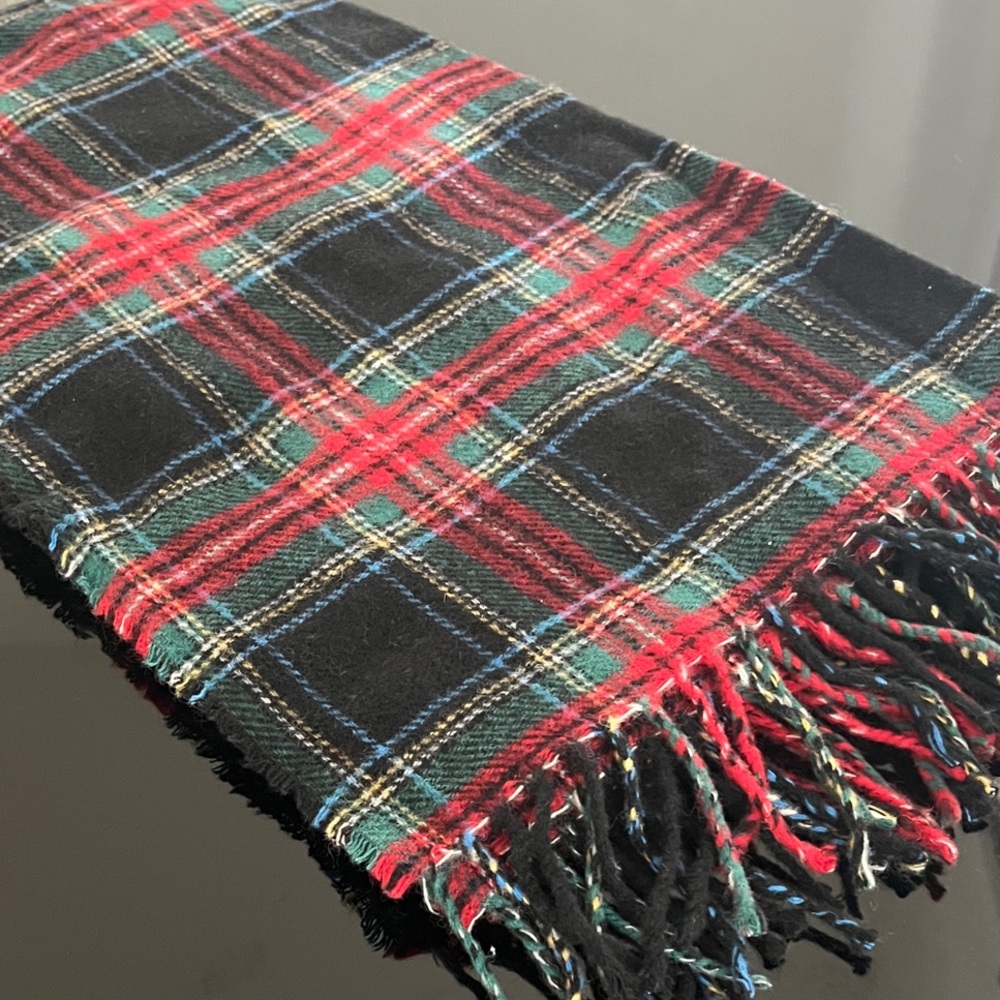 NWOT J.Crew Plaid Scarf in Italian Wool - Picture 3 of 3